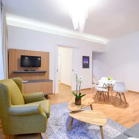 Appartement Centre Chic 1/4 *