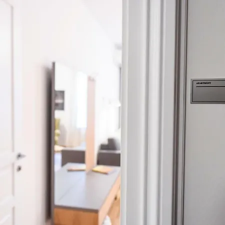 Apartma Centre Chic 1/4 *