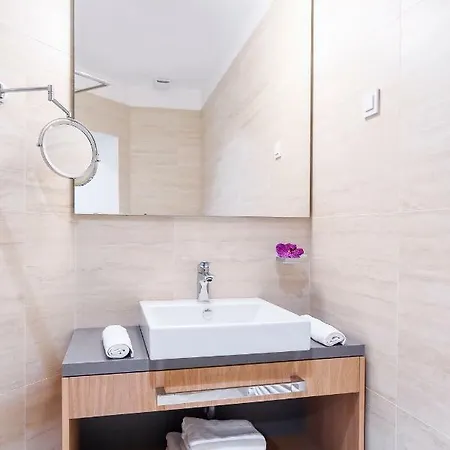 Apartma Centre Chic 1/4 *